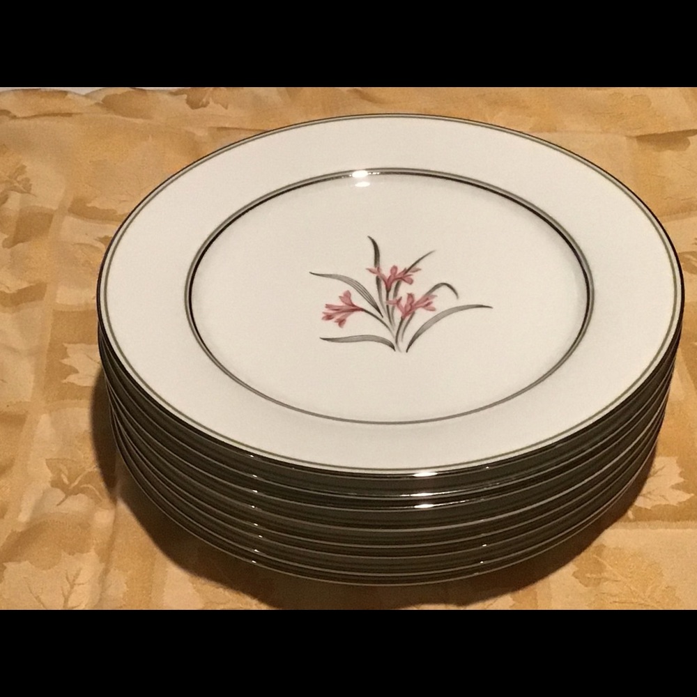 Noritake Kent 4 dinner plates